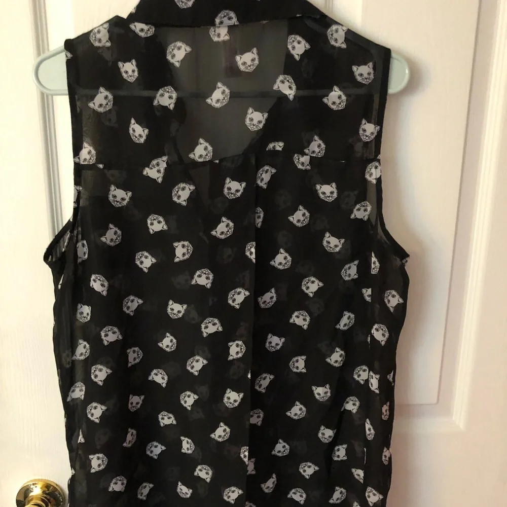 Women’s No Boundaries Sheer Top with White Cats Designed, Plus Size 15-17 - Picture 2 of 4